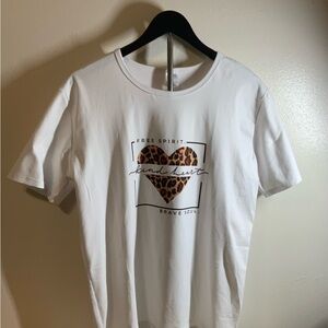 NWOT White T-Shirt with Leopard Heart Graphic 2X